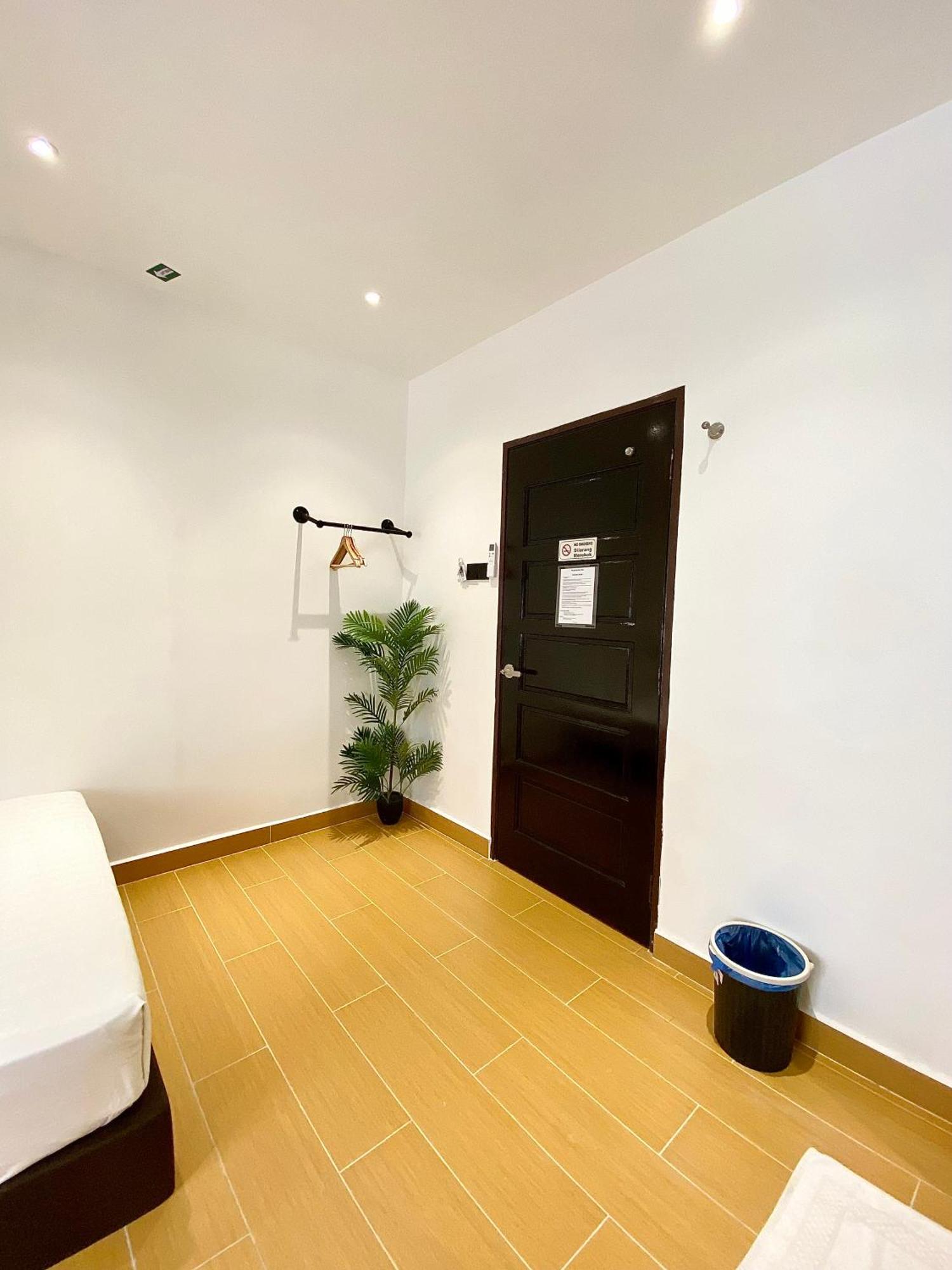 The 6N By Sky Hive Hotel George Town Exterior foto