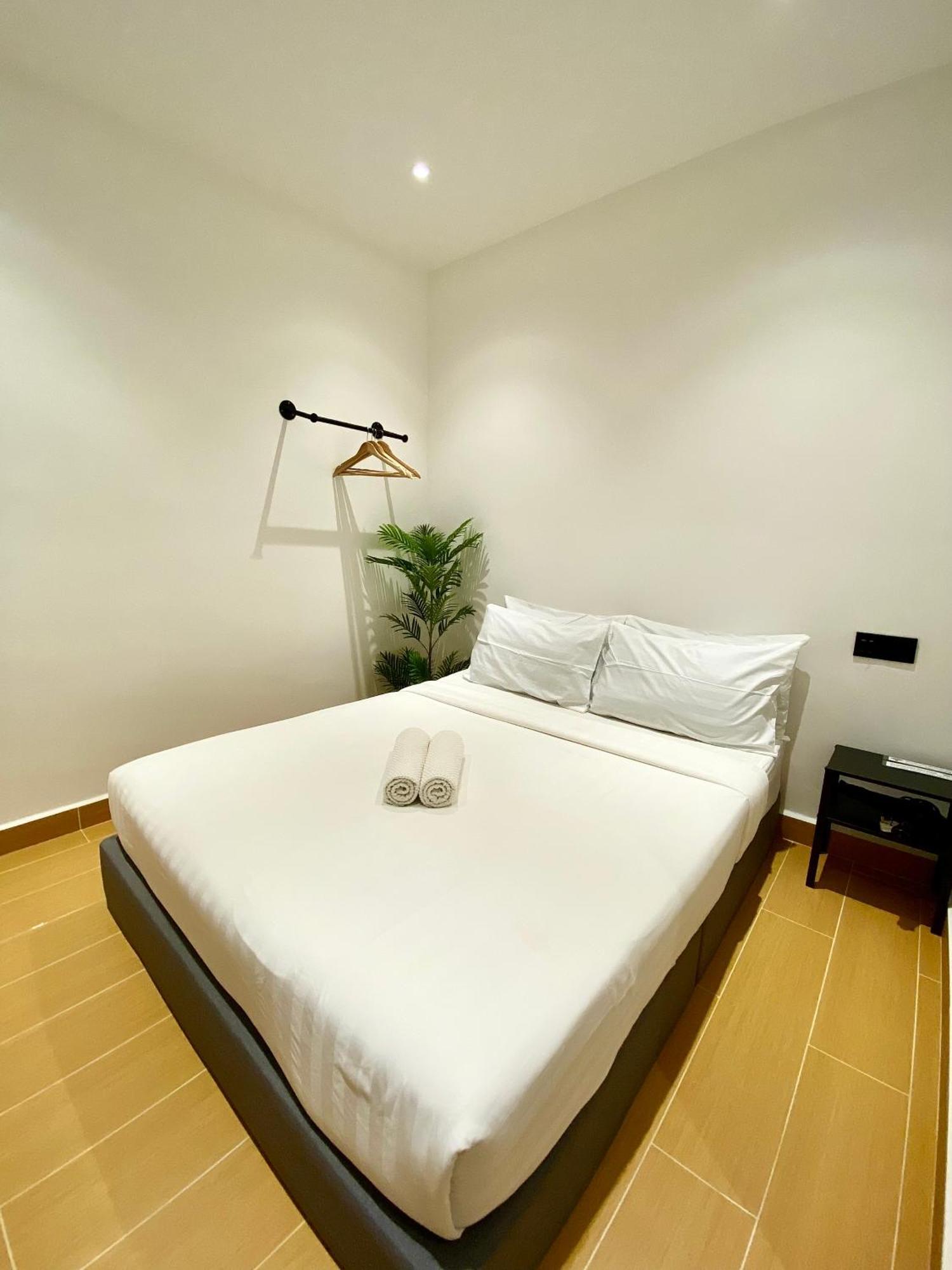 The 6N By Sky Hive Hotel George Town Exterior foto