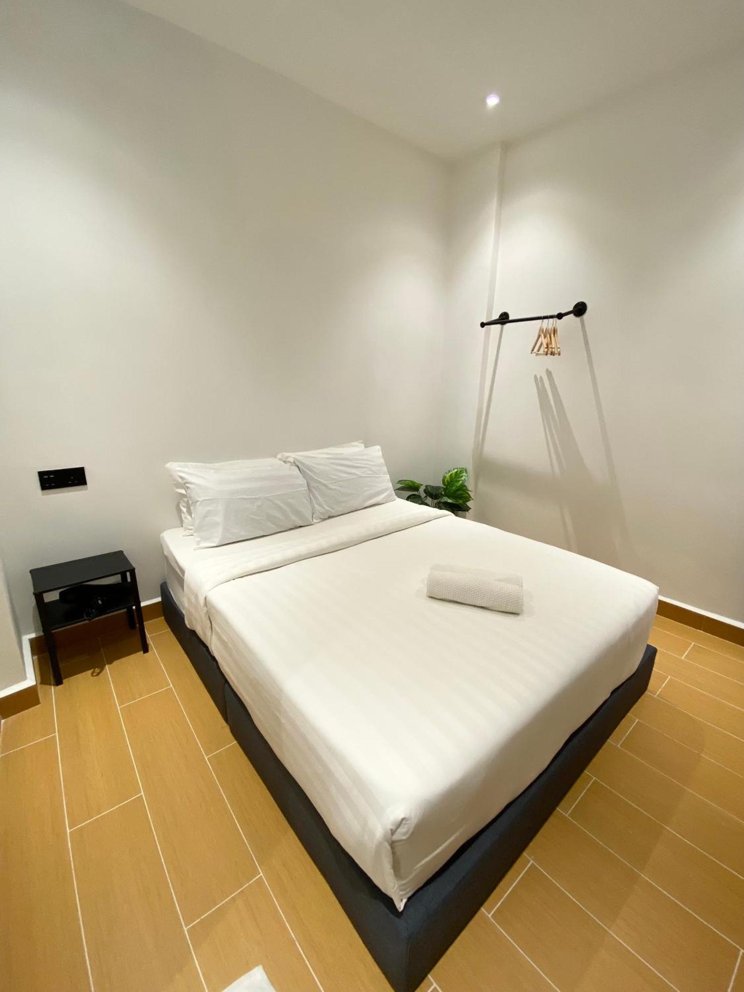 The 6N By Sky Hive Hotel George Town Exterior foto