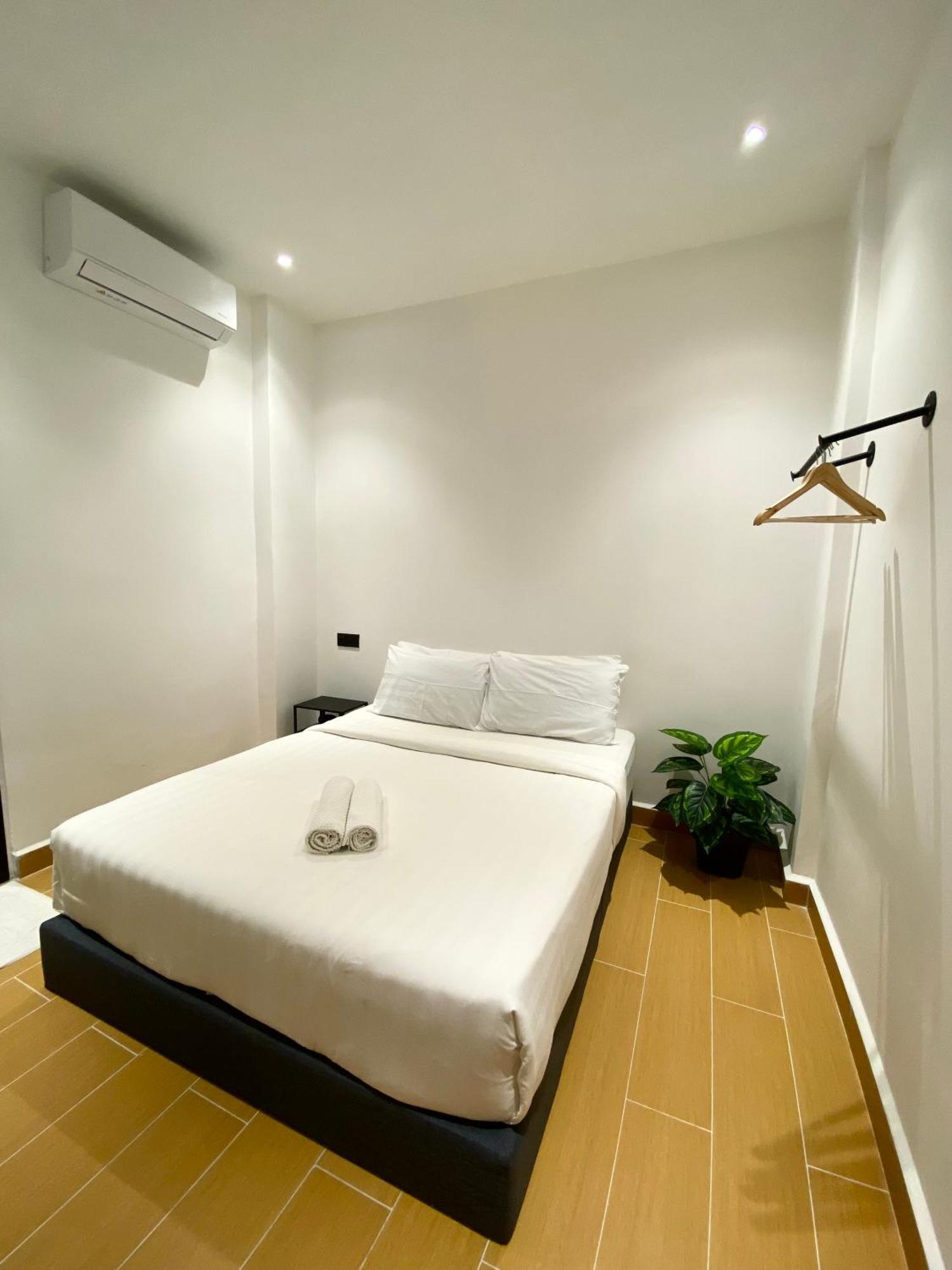 The 6N By Sky Hive Hotel George Town Exterior foto