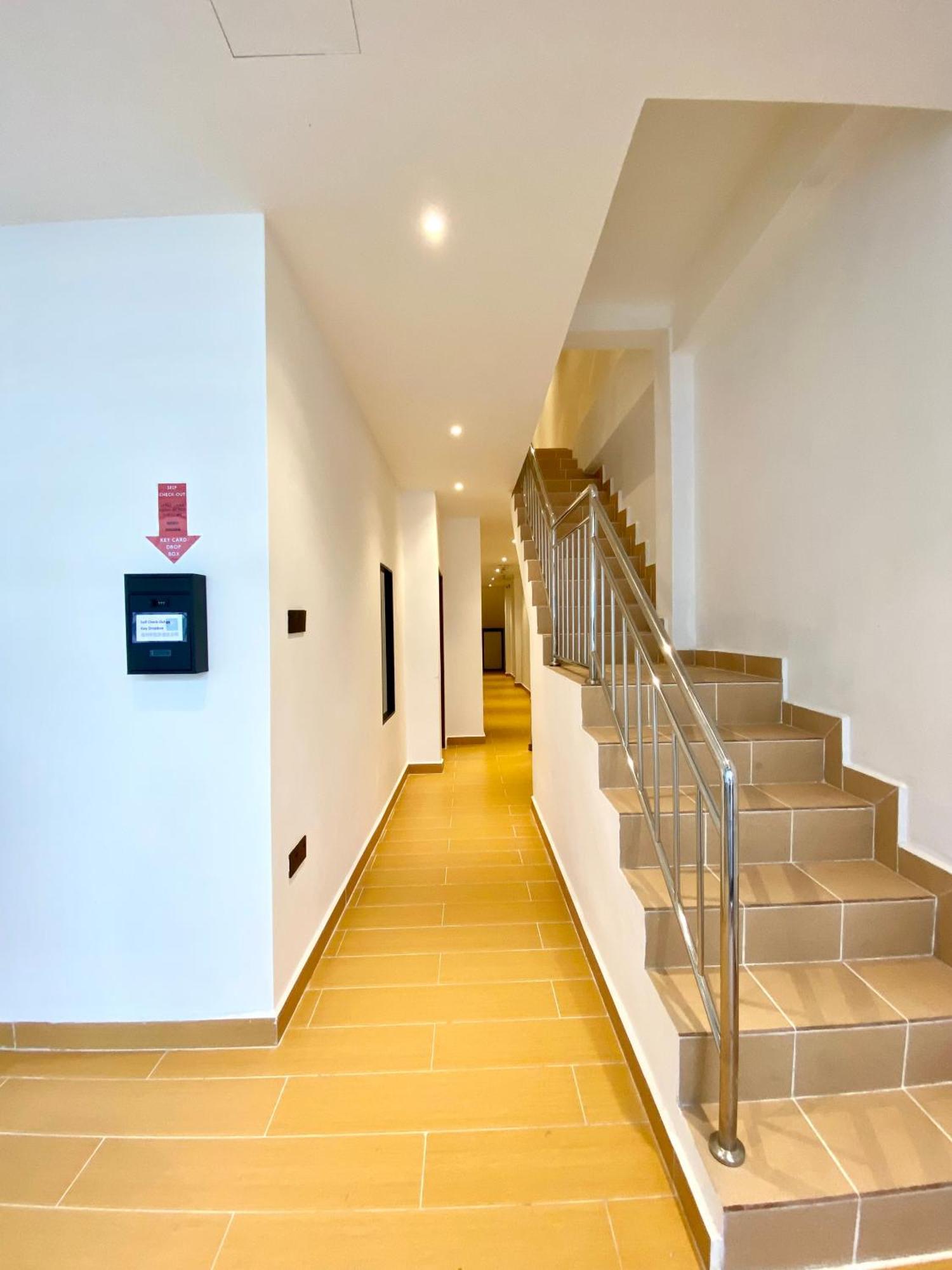 The 6N By Sky Hive Hotel George Town Exterior foto